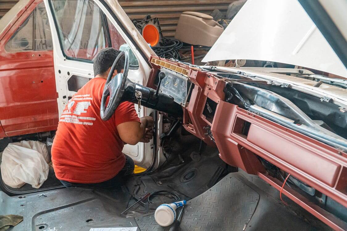 Araç Torpido Çatlak Tamiri, Kaplama ve Düğme Restorasyonu | Gelişim Otomotiv